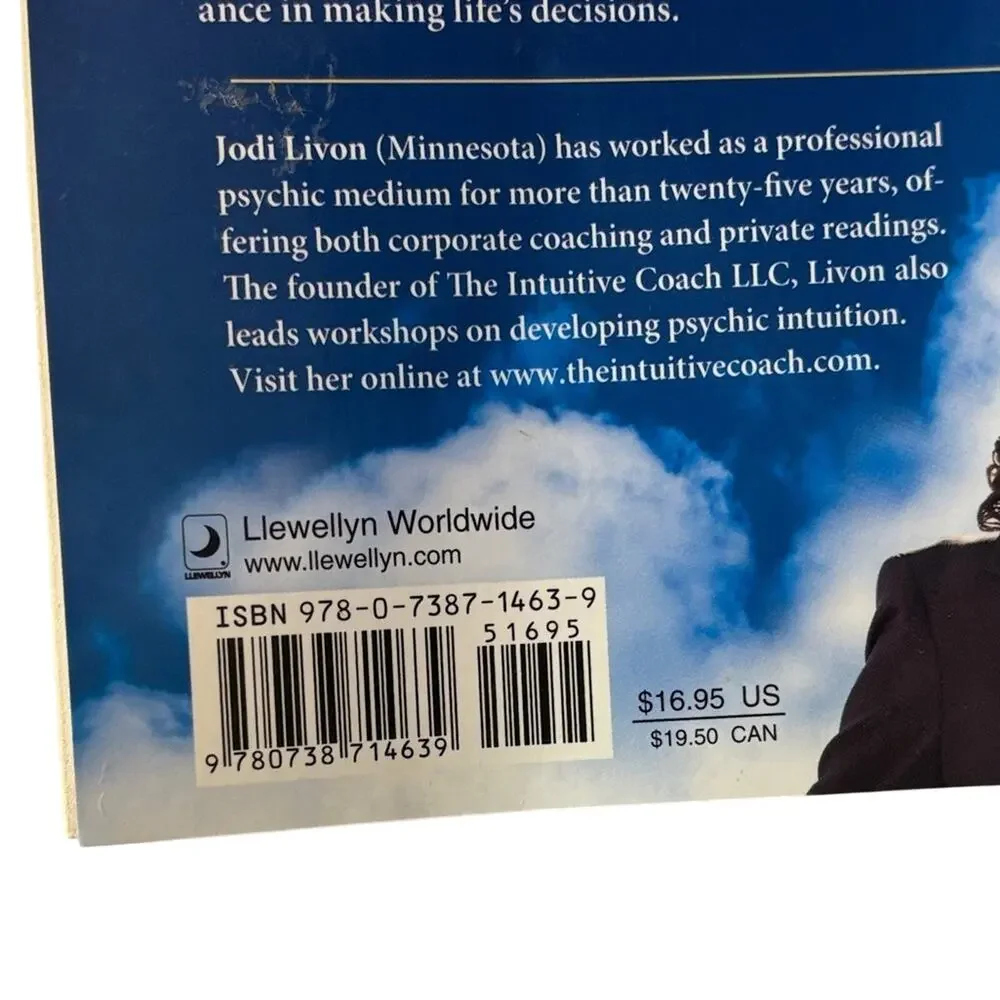 Preowned Paperback- The Happy Medium Book by Jodi Livon